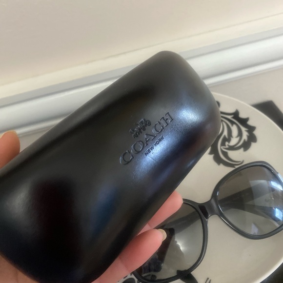 Coach sunglasses with case - Picture 9 of 10